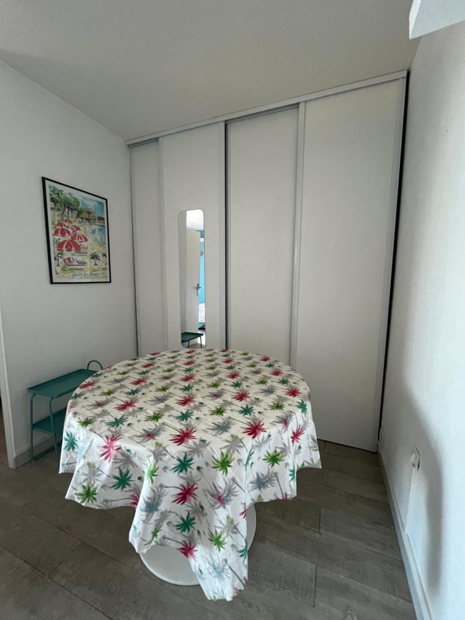 Appartement T2 De Standing Au Pied Des Plages Golfe-Juan Ngoại thất bức ảnh