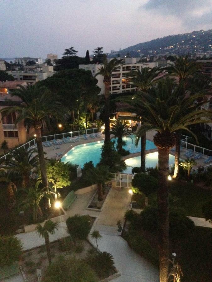 Appartement T2 De Standing Au Pied Des Plages Golfe-Juan Ngoại thất bức ảnh